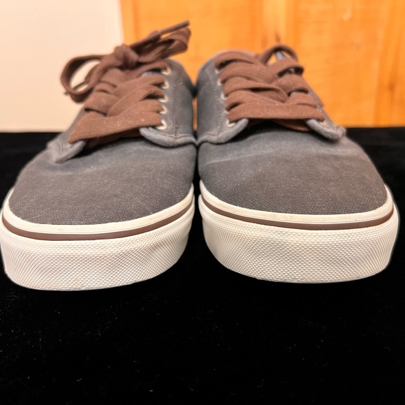 SOLD 5/11 Vans Ultracush Retro Men’s Sneakers, Size 8.5 - Picture 10 of 14